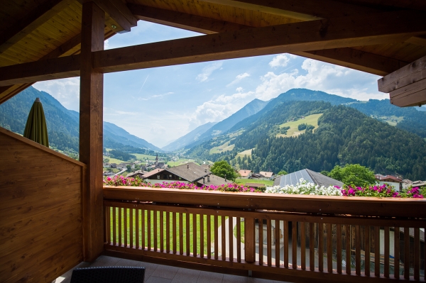 HOLIDAY VIEWS